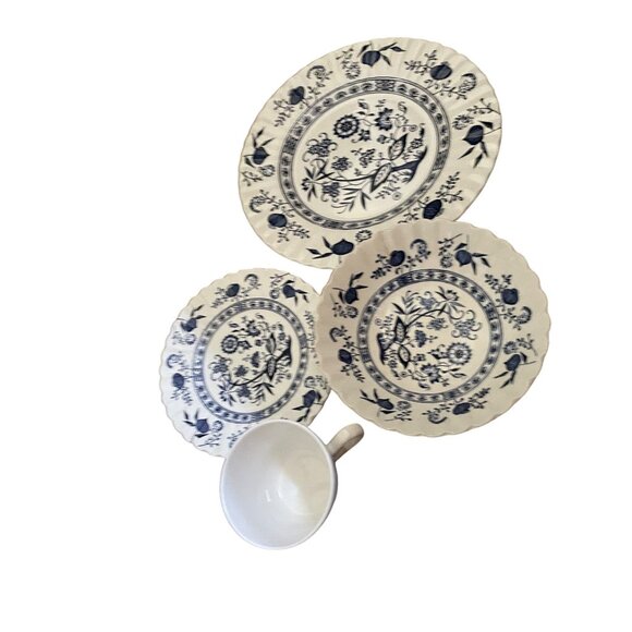 J & G Meakin Blue Nordic English Ironstone Dish Set - Picture 2 of 4